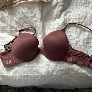 Push up VS pink bra